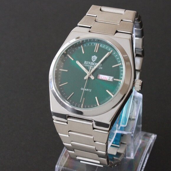 Men's Integrated Bracelet Sports Watch Stainless Steel Radiant Green Dial 40mm - Picture 4 of 13